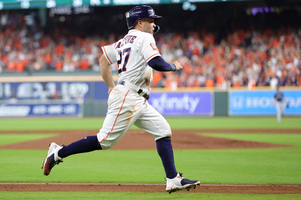 Altuve aportó en primer triunfo de Astros sobre Marineros en la Serie Divisional