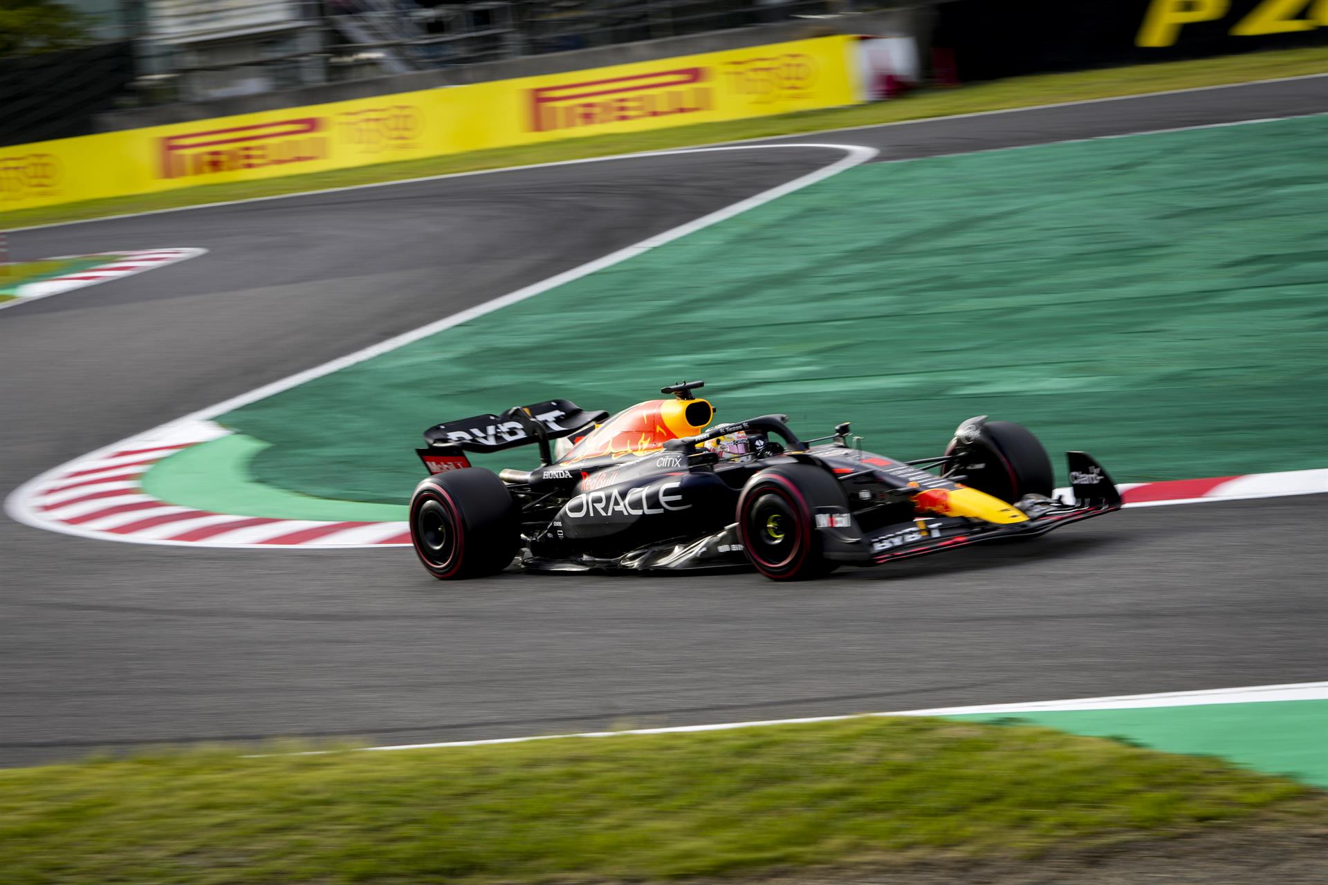 Verstappen apunta hacia el título desde la “pole” en Japón