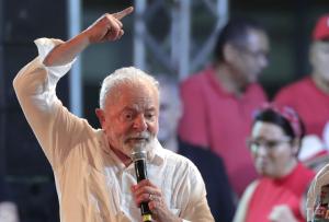 Lula aceptó que hubo corrupción en Petrobras durante debate con Bolsonaro
