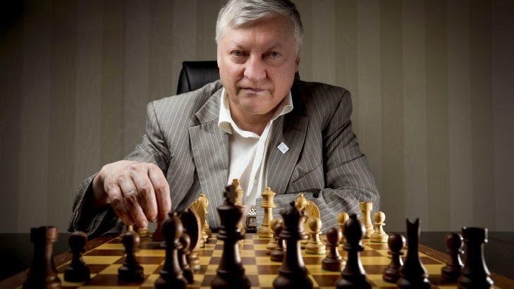 Leyenda del ajedrez Anatoli Kárpov, hospitalizado e inducido en coma