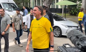 Bolsonaro ejerció su derecho al voto en las elecciones presidenciales de Brasil este #2Oct