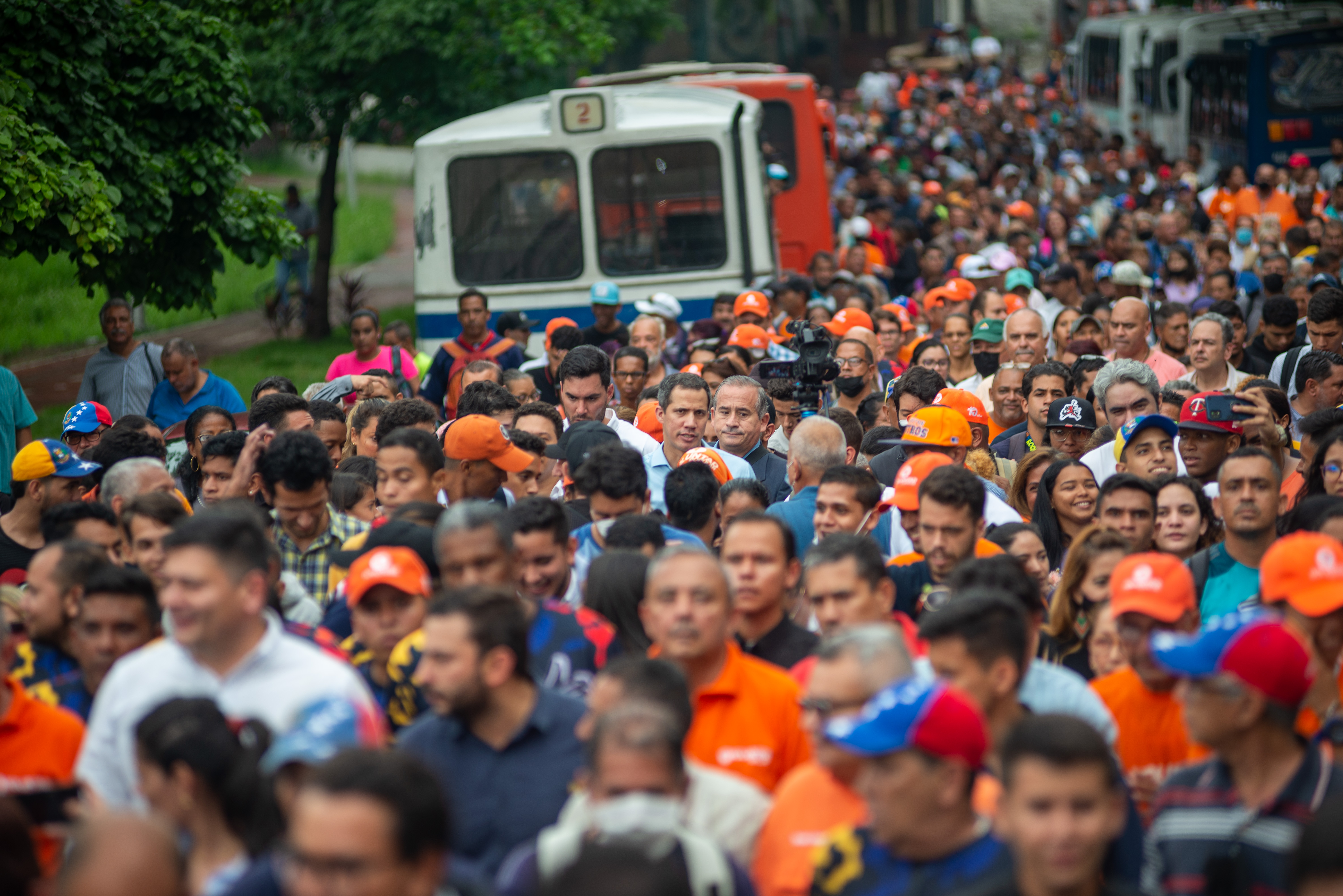 EN IMÁGENES: La marcha de Guaidó que el chavismo no se esperaba