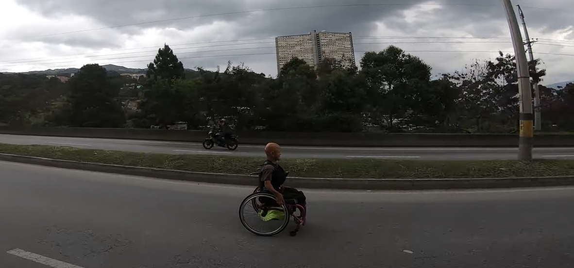 Toretto Paisa, el Vin Diesel colombiano que hace gravity en silla de ruedas (VIDEO)