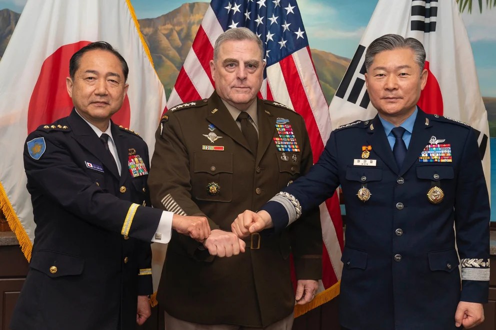 EEUU, Japón y Corea del Sur consolidaron su alianza para hacer frente a las amenazas de Kim Jong-un
