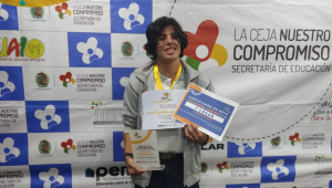 Estudiante venezolano ganó concurso de deletreo de inglés en Antioquia