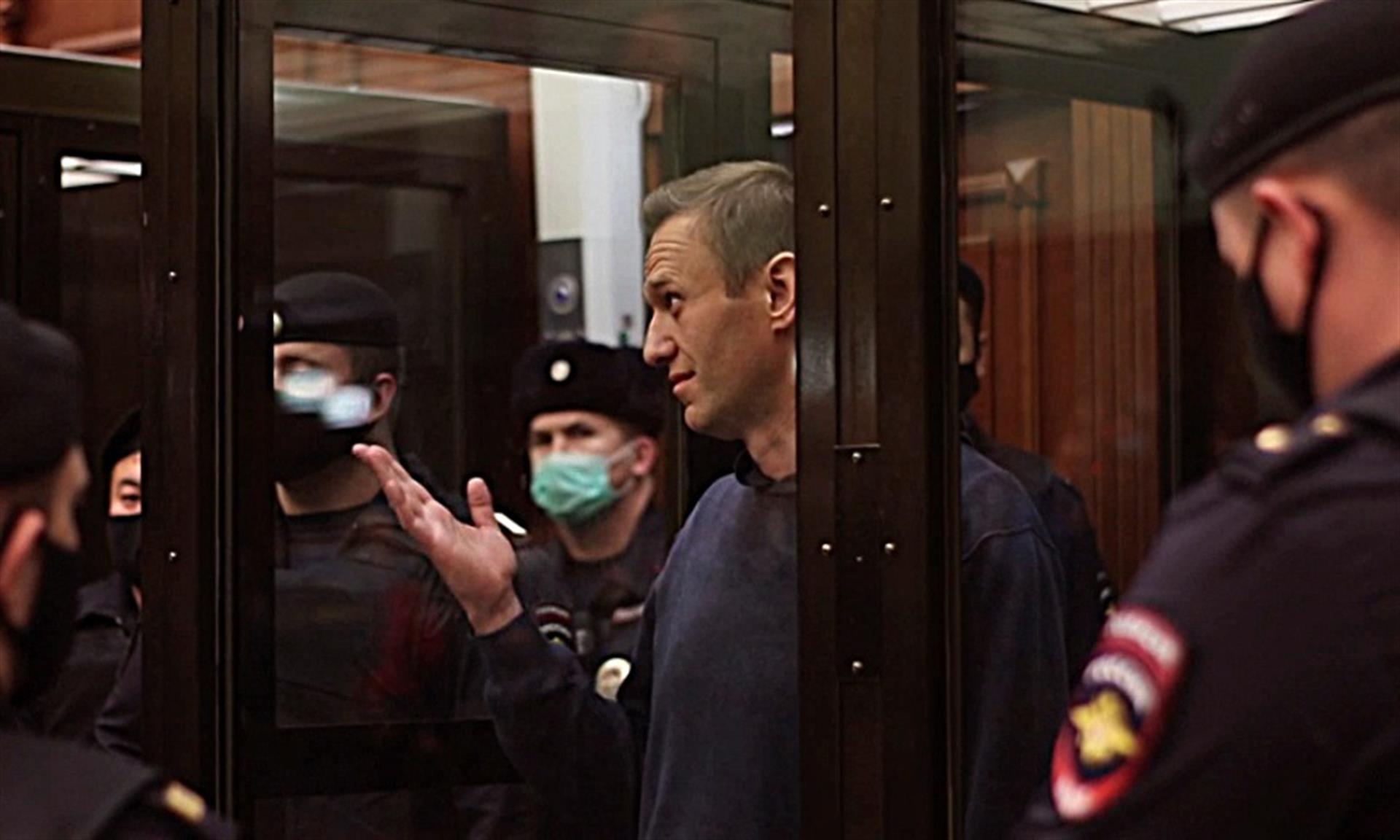 Cientos de médicos firman carta a Putin para que cesen los abusos a Navalni