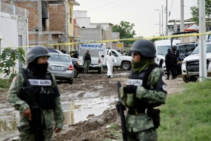 Al menos doce personas fueron asesinadas en ataque a un bar en el centro de México