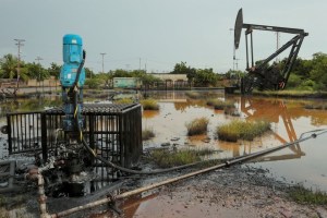 Los socios petroleros de Pdvsa se dirigen a la salida, renunciando a la deuda impaga