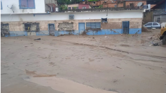 EN VIDEOS: Así quedó la ensambladora de autos Chery tras deslave en Las Tejerías