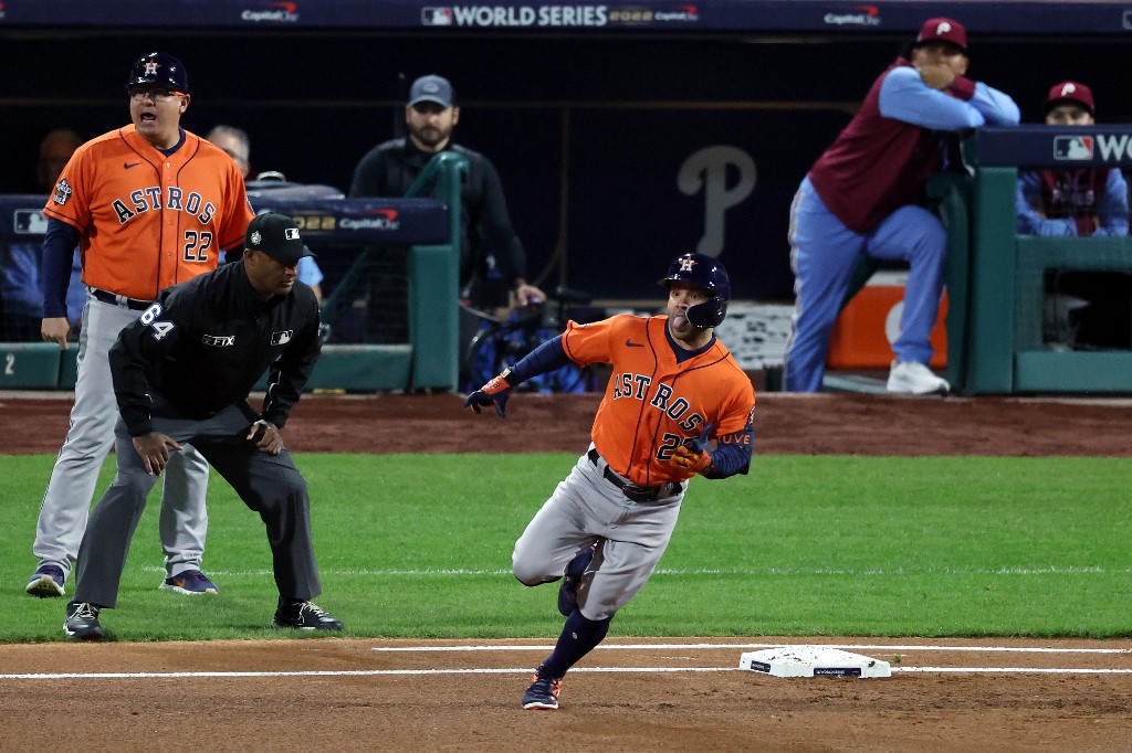 Altuve estableció nueva marca en la Serie Mundial con su último extrabase (Video)