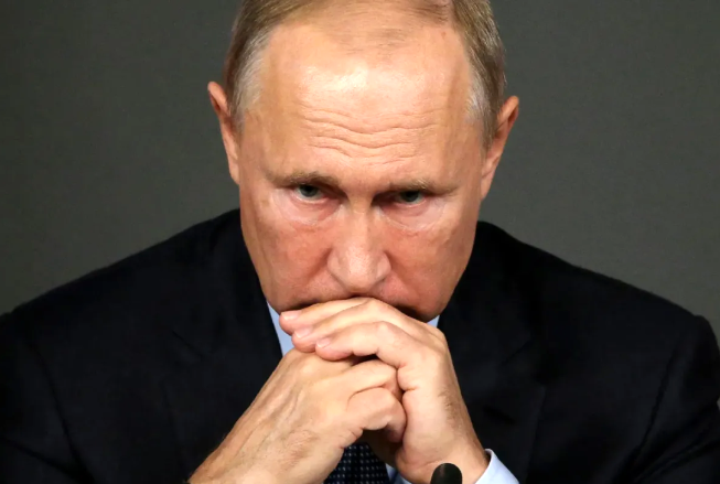 Putin llamó al presidente de Emiratos Árabes para quejarse por la situación del tope al petróleo ruso