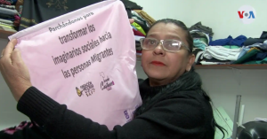 Mujeres venezolanas encuentran en la costura oportunidad de inclusión en Colombia
