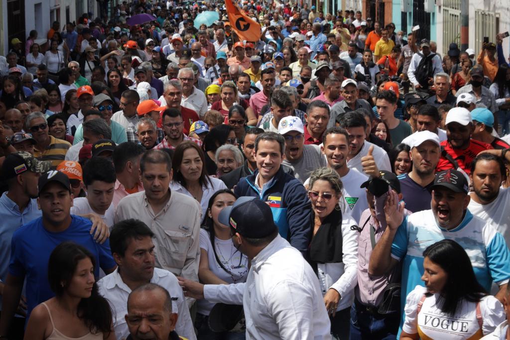 Guaidó recorre las calles de Trujillo para reafirmar su compromiso con los venezolanos (VIDEO)