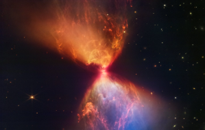 Telescopio James Webb reveló resplandeciente “reloj de arena” en torno a una joven estrella