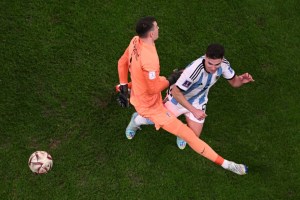 La última visión del polémico penalti en el Argentina-Croacia que Iker Casillas aprueba (TUIT)