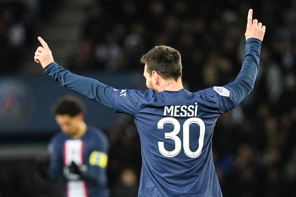 Messi y Ekitike cumplieron con goles y PSG batió a Angers