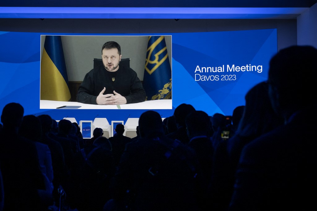 Zelensky en Davos: puso en duda que Putin esté vivo y generó una fuerte reacción del Kremlin