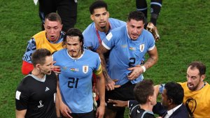 El castigo de la Fifa a Uruguay y cuatro jugadores por los incidentes en Qatar 2022