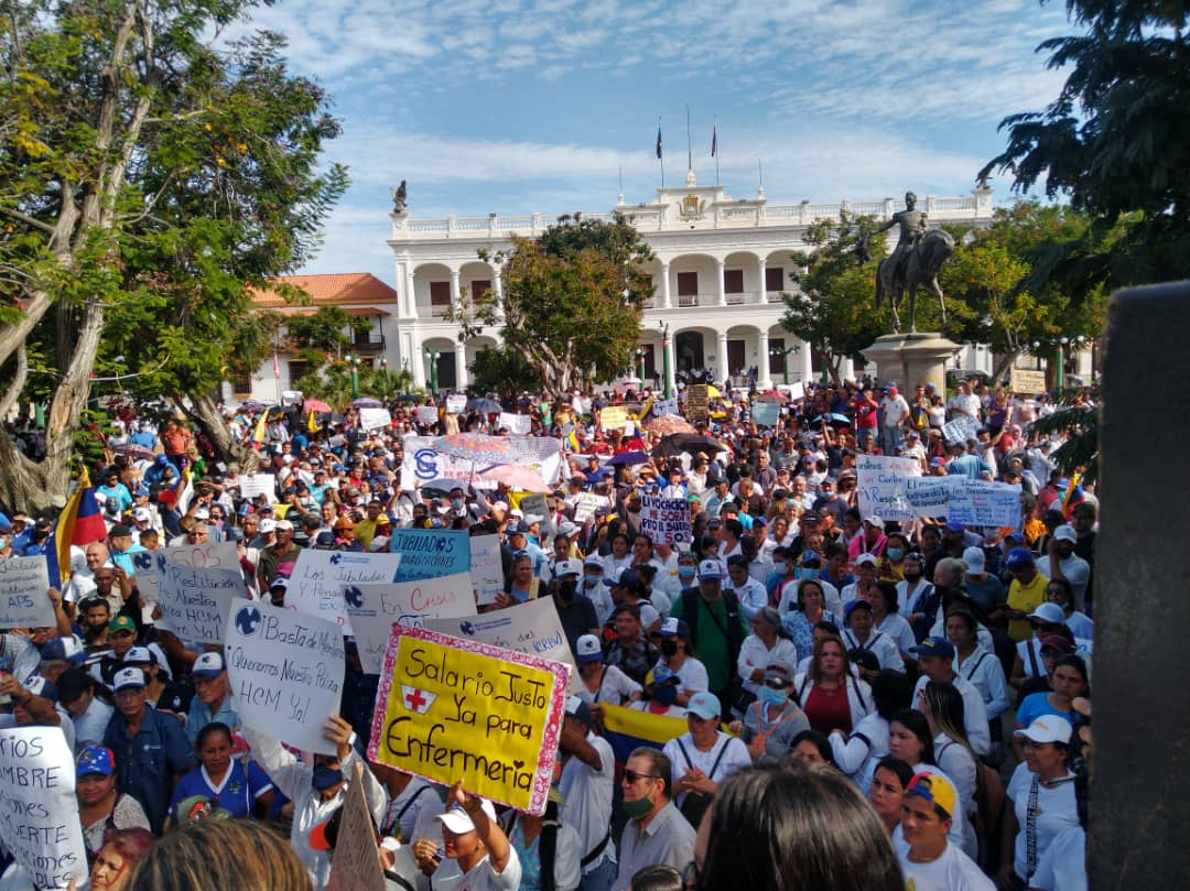 Trabajadores públicos en Zulia salen a protestar este #23Ene y exigen cambios en el modelo económico (IMÁGENES)