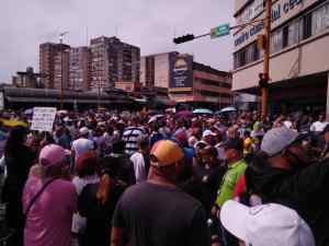 “La calle está justificada, porque en la nevera no tenemos nada”: Trabajadores públicos marchan en Valencia