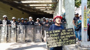 EN VIDEO: Docentes junto al sector salud protestaron por un salario justo en Caracas