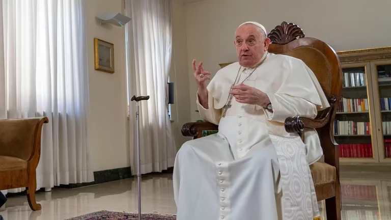 El papa Francisco aclaró sus dichos sobre la homosexualidad en una carta a un sacerdote cercano a la comunidad gay
