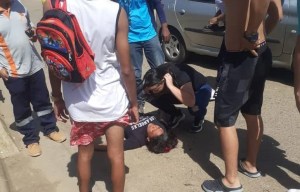 Se desplomó columna de un preescolar en Falcón y cayó sobre representante que iba saliendo (FOTO)