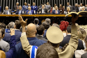 El diputado que dice ser “exgay” y que se hizo viral durante la juramentación de Lula en Brasil