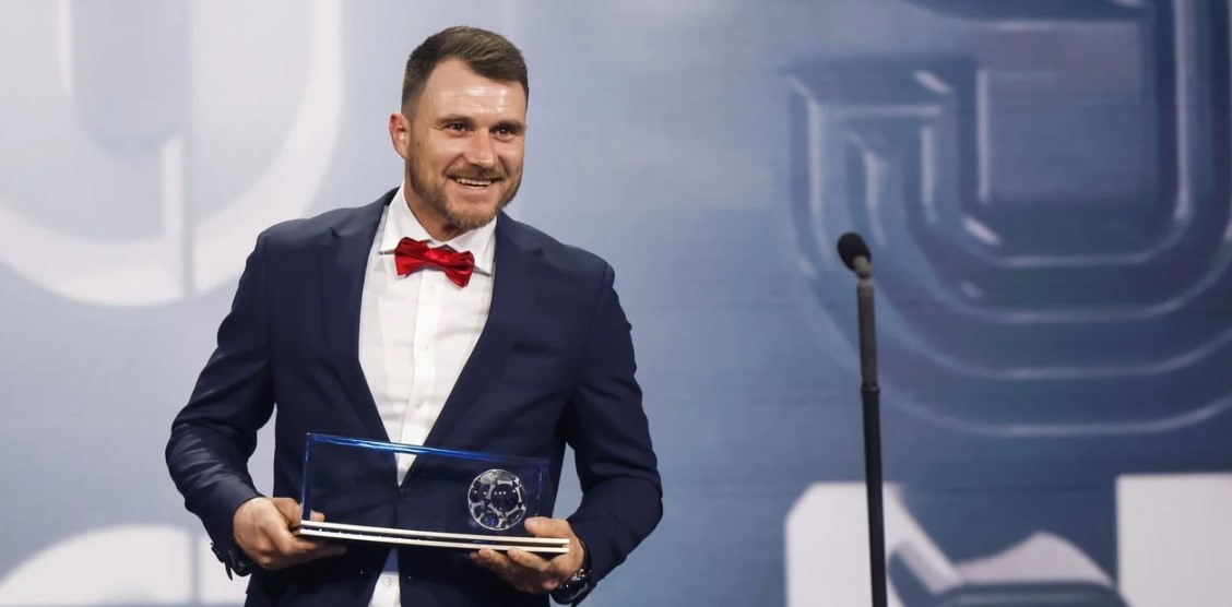 “No sabía si viviría o moriría”: la trágica historia de Marcin Oleksy, el futbolista amputado que ganó el Puskas