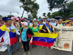 “No somos guarimberos”: Docentes de Ciudad Guayana siguen en las calles exigiendo mejores salarios