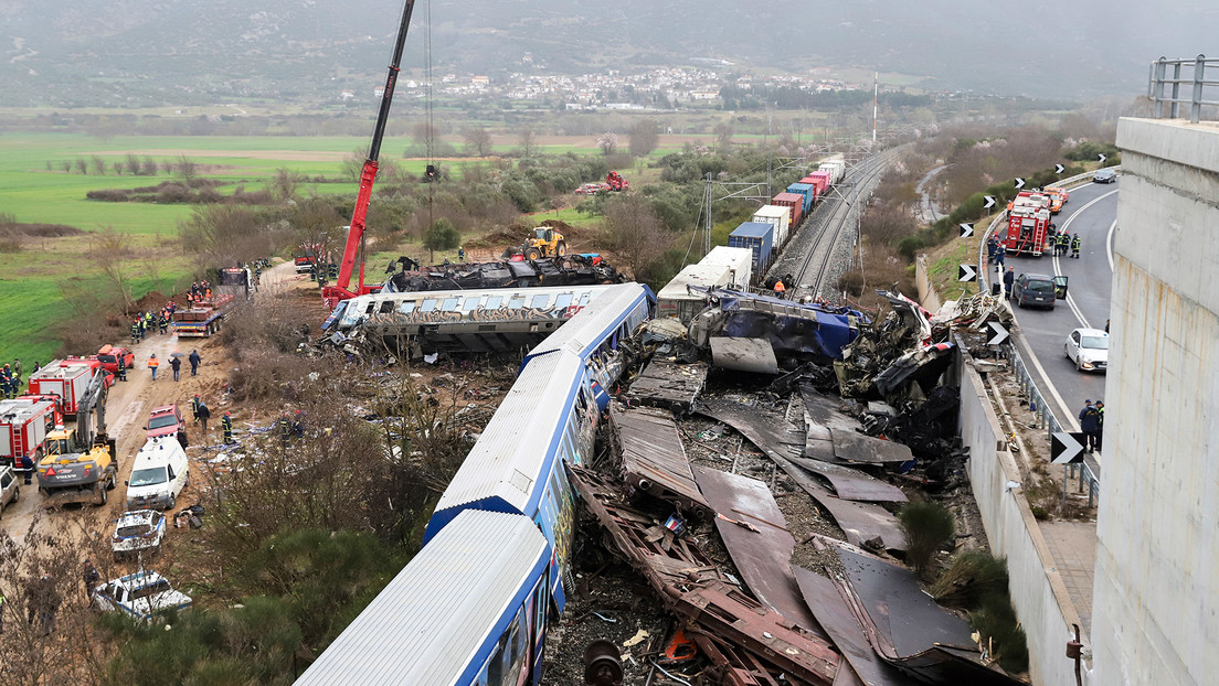 Justicia griega procesó a tres personas más por la catástrofe ferroviaria que dejó decenas de muertos