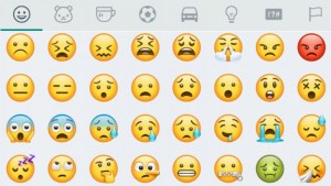 ¿Cómo se incluyen los emojis en una oración? La RAE enseña su uso correcto