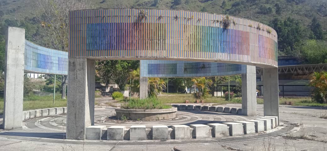 Obras de Carlos Cruz-Diez en Mérida, a merced de la indolencia y la desidia