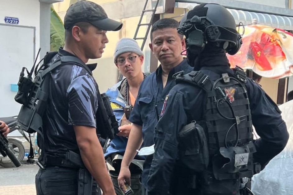 Un exoficial armado atrincherado más de 24 horas es detenido en Tailandia (Fotos)