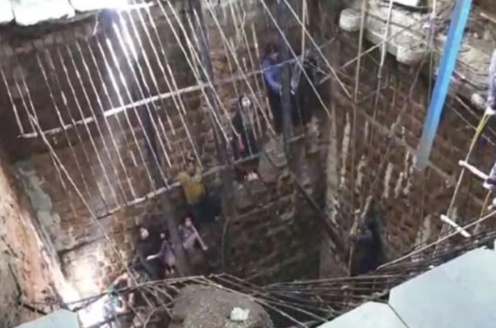 El suelo de un templo en el centro de India se hundió y dejó al menos ocho muertos (video)