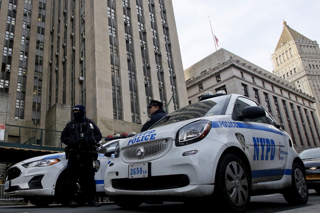 Despliegan seguridad en los alrededores de la torre Trump en Nueva York ante la posible llegada del expresidente (Video)