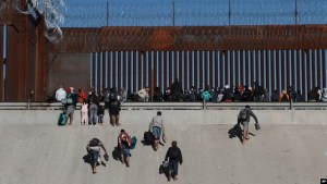 “Es ilegal”: Recompensas para dar con migrantes en Texas suscitan rechazo