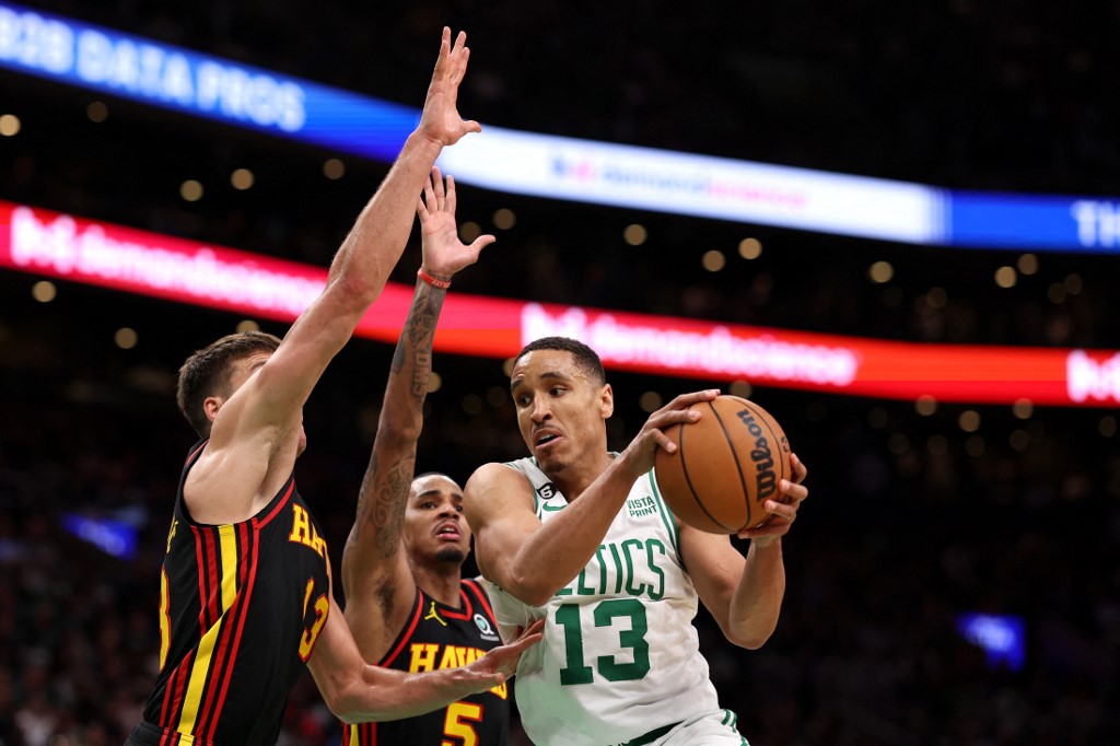 Malcolm Brogdon recibió el premio al Sexto Hombre del Año en la NBA