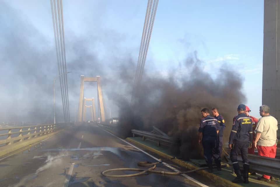 Latente el miedo a una tragedia por daños en el puente sobre el Lago de Maracaibo