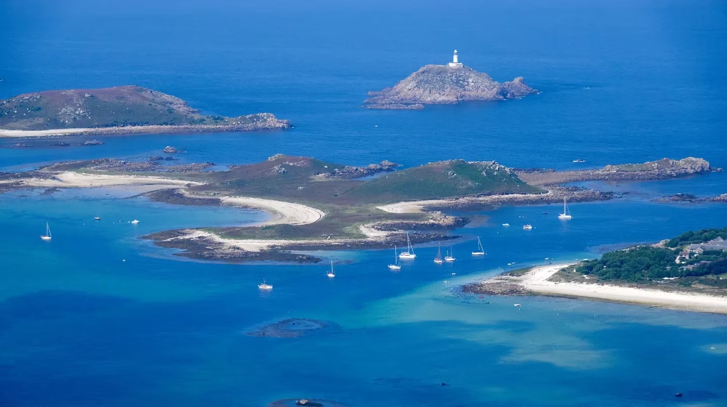 Ya no es un secreto: La isla exótica donde se pueden ver tesoros de naufragios del siglo XVII