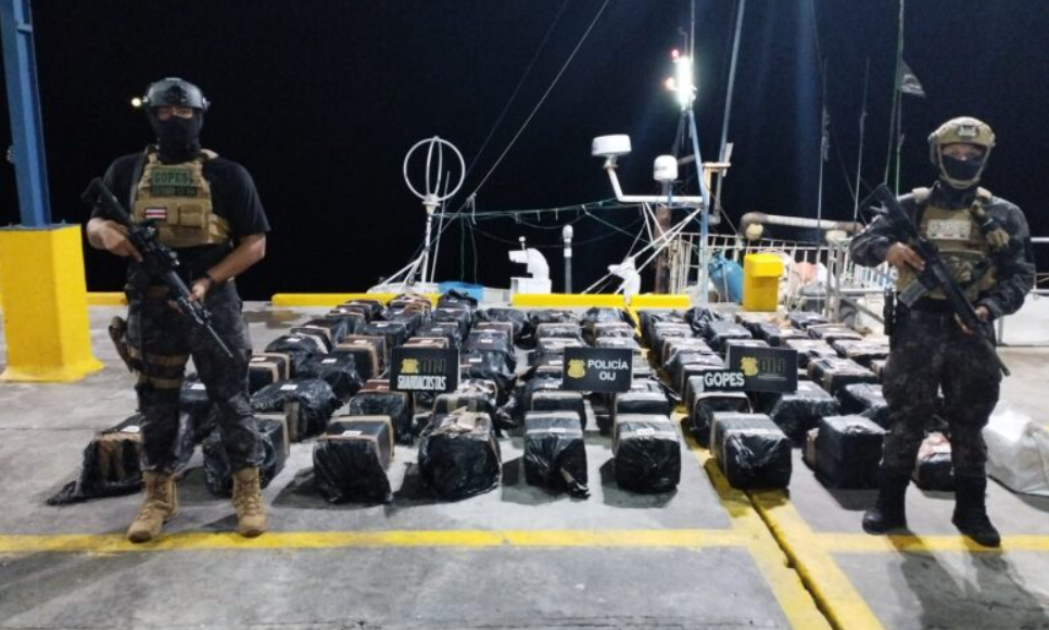Barco pesquero incautado en Costa Rica ocultaba más de mil 200 kilos de cocaína