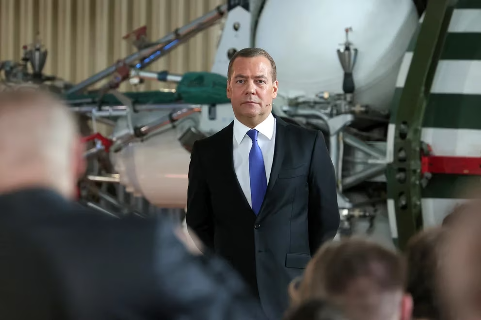 Medvedev advierte que “muy probablemente” se acerca una nueva guerra mundial