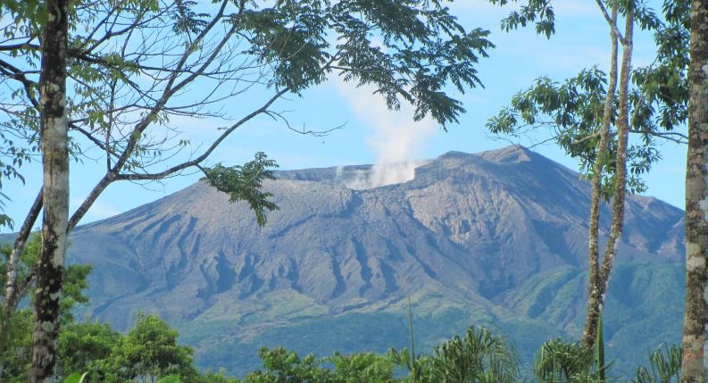 Volcán Rincón de la Vieja en Costa Rica registra erupción “energética” sin reporte de daños