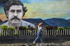 Ostentosa y grandilocuente, la “narcocultura” sobrevive a Pablo Escobar