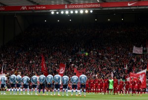 El himno “God Save the King” fue abucheado en el estadio del Liverpool