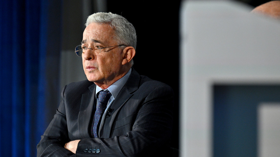 Fiscalía y un juez de Colombia chocan por caso Álvaro Uribe: qué esconde la polémica