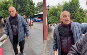 VIDEO: Quedó captado el brutal ataque xenófobo a una venezolana en la puerta de una iglesia en Argentina