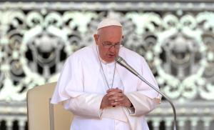 El papa Francisco pide proteger la “dignidad humana” ante el “fenómeno migratorio”