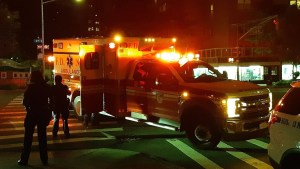 Triángulo amoroso terminó en tragedia en Nueva York: un muerto y dos heridos baleados en plena vía pública
