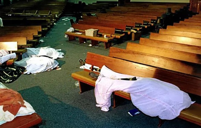 A 30 años de la masacre de la iglesia Saint James: muertos a machetazos y espanto en un templo de Sudáfrica